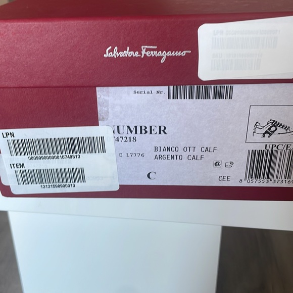 SALVATORE FERRAGAMO SNEAKERS SIZE 9 - Picture 8 of 8